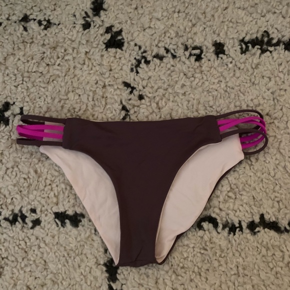 Like new L Space bikini bottoms - Picture 2 of 4